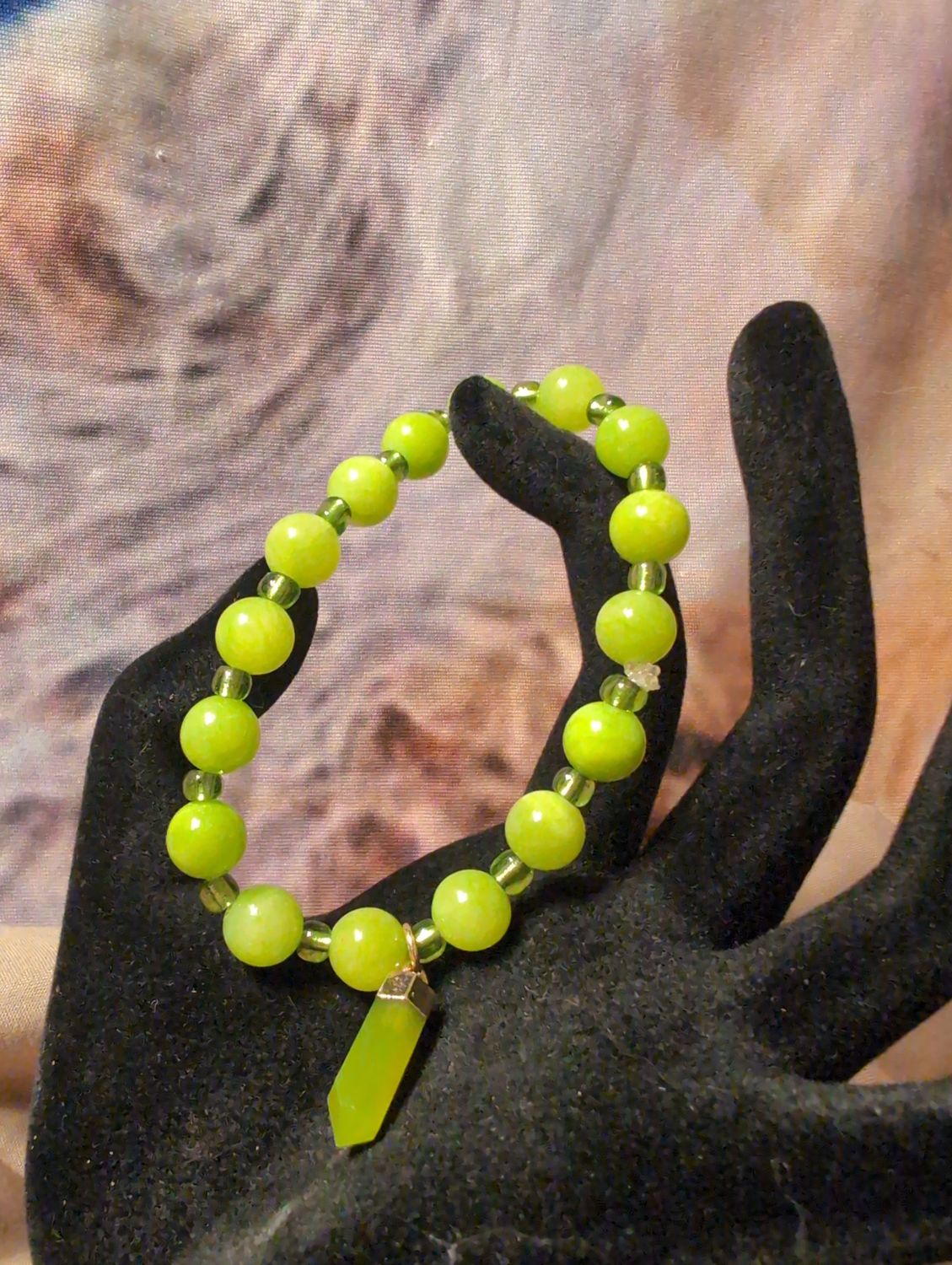 6 1/2" Elastic Green Bracelet