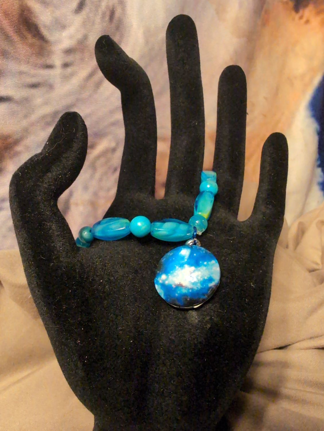 6 1/2" Elastic Blue bracelet