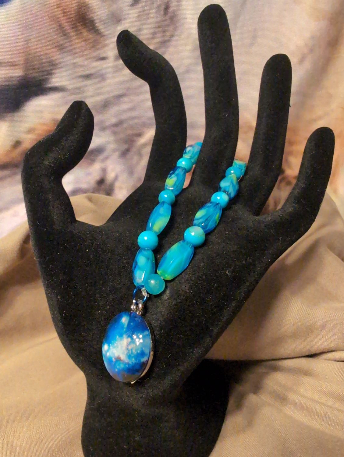 6 1/2" Elastic Blue bracelet