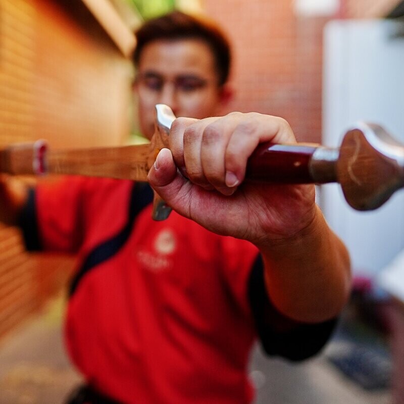 The Straight Sword, Gim