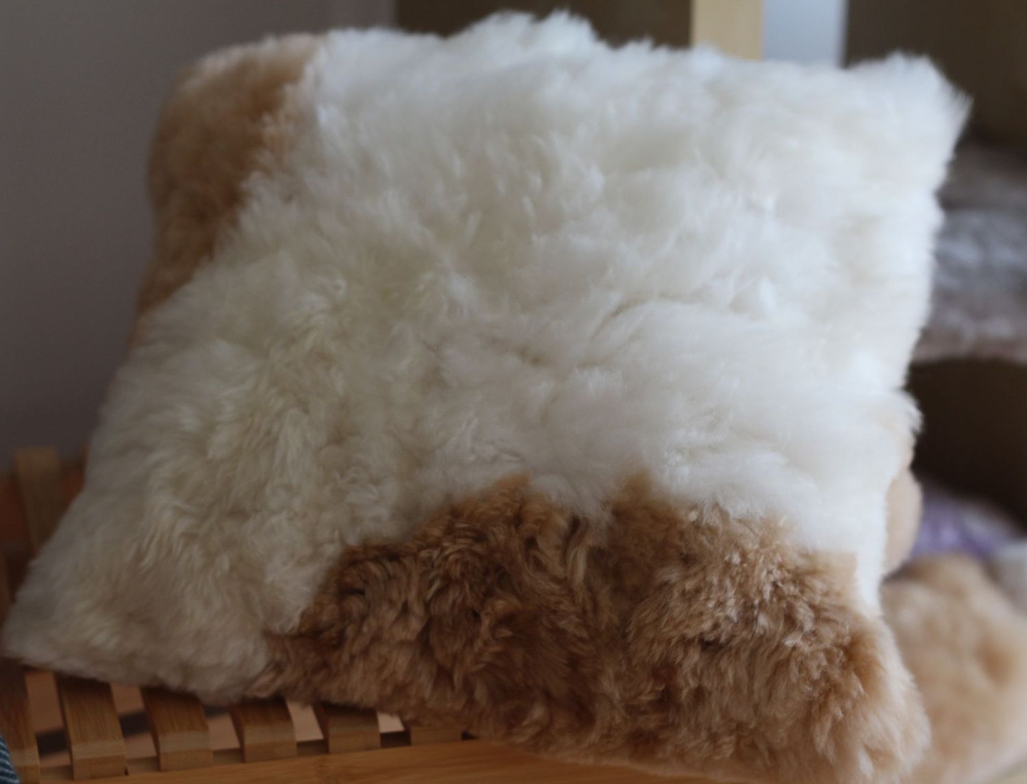 Fellkissen / real fur cushion HUACAYA