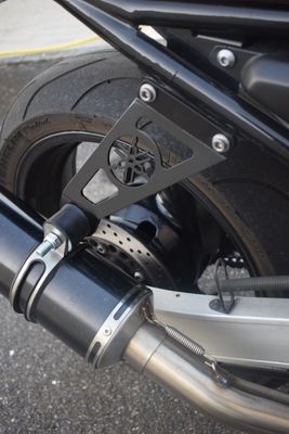 Platine échappement Yamaha Fazer