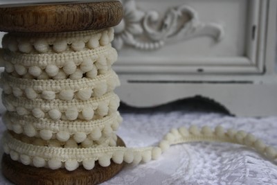 Small Ivory Pompoms