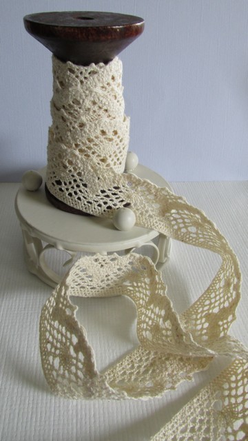 Cream Lace - 28mm
