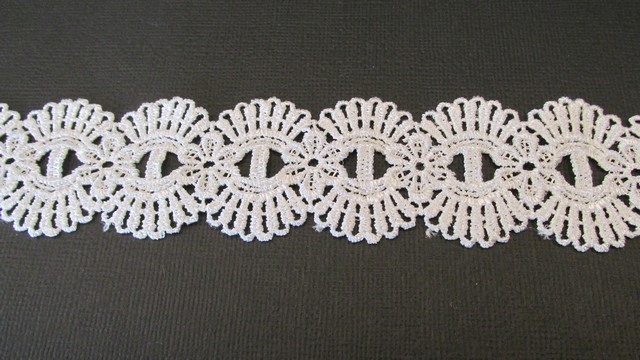 Double Fan - White Lace
