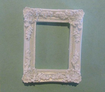 RESIN EMBELLISHMENTS