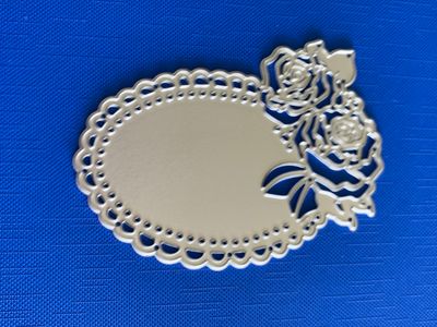 Oval Scalloped Roses Die