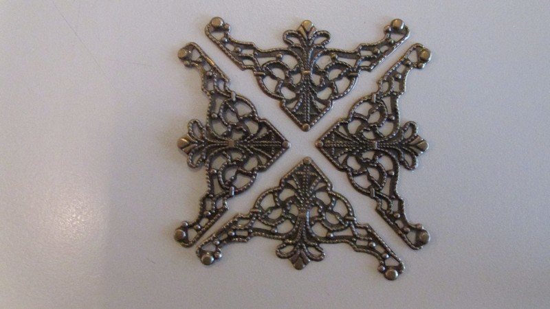 Bronze Filigree Triangle Corners x 4