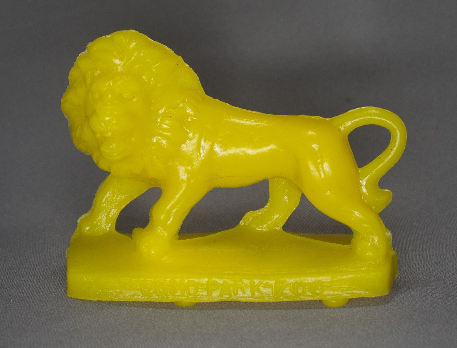 Plastic Vintage Lion Souvenir [Como Park Zoo] | Mold-A-Rama Inc.