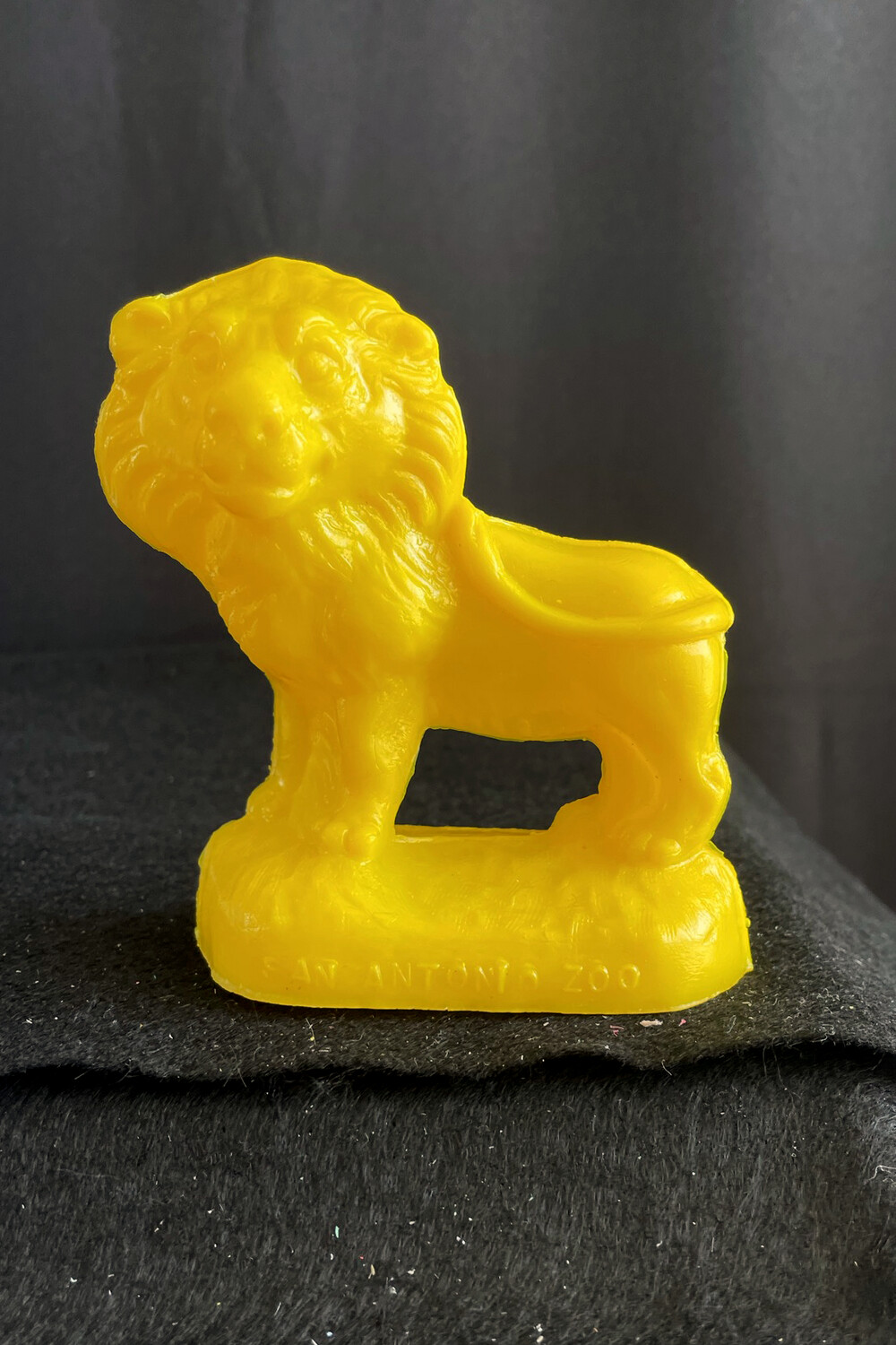 San Antonio Zoo yellow souvenir Lion plastic Mold-A-Rama figurine