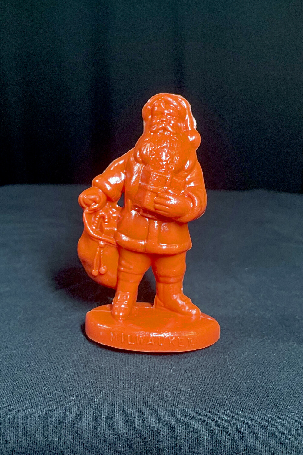 Milwaukee County Zoo red souvenir Santa Claus plastic Mold-A-Rama figurine
