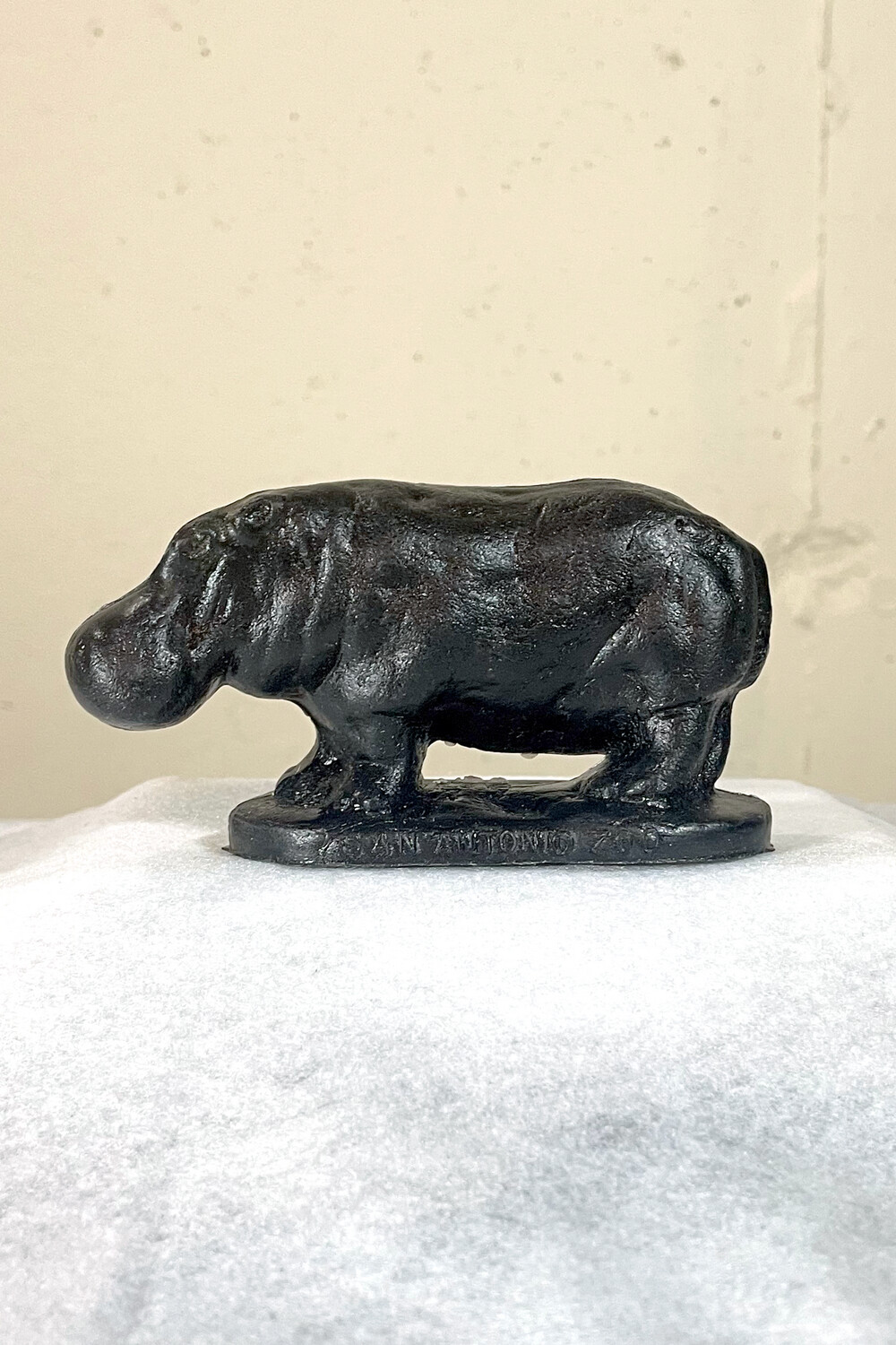 Plastic Hippo Souvenir [San Antonio Zoo] | Mold-A-Rama Inc.