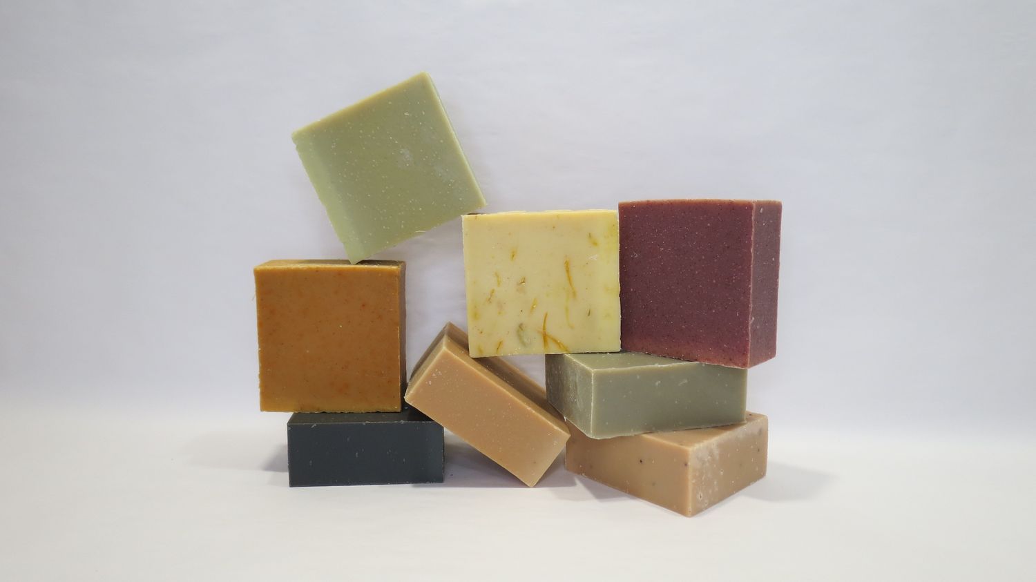 LOT SUR MESURE - 8 SAVONS 100g - AU CHOIX (soit 5,50€ le savon)