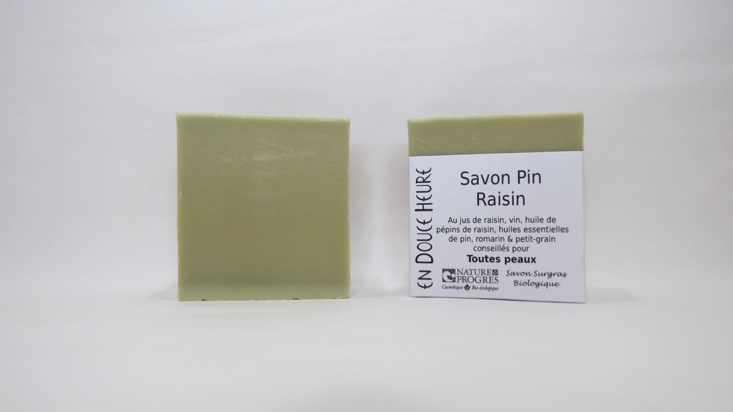 Savon PIN RAISIN - Visage et Corps - 100g Savon PIN RAISIN - Visage et Corps - 100g