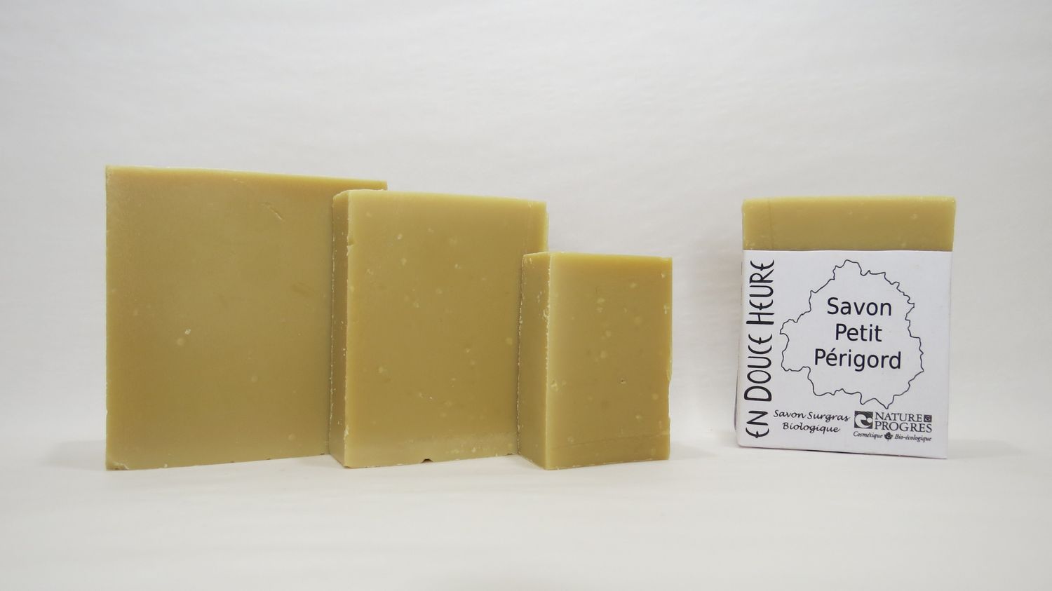 Savon PETIT PÉRIGORD - Visage et Corps - 50g Savon PETIT PÉRIGORD - Visage et Corps - 50g