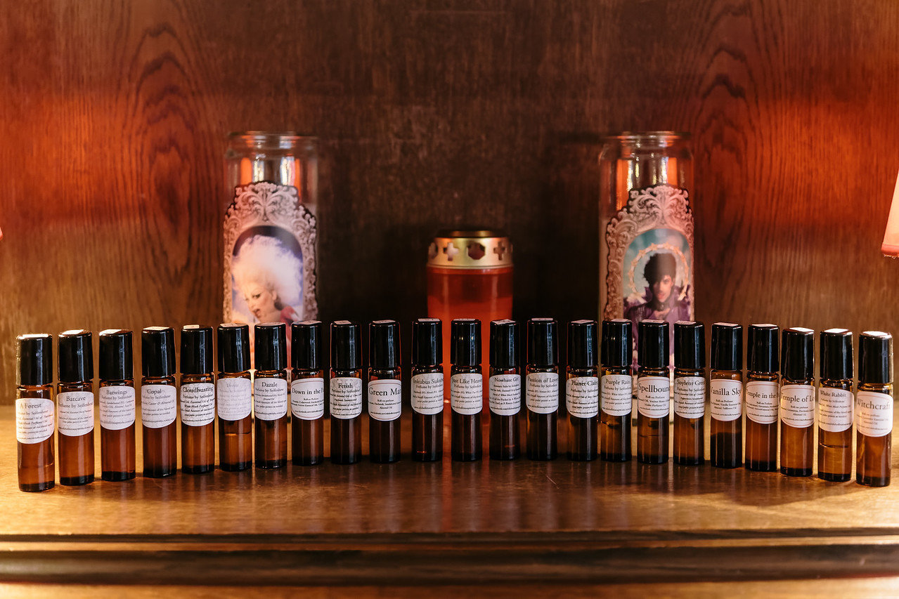 The Killing Moon Natural Perfume Roll-on