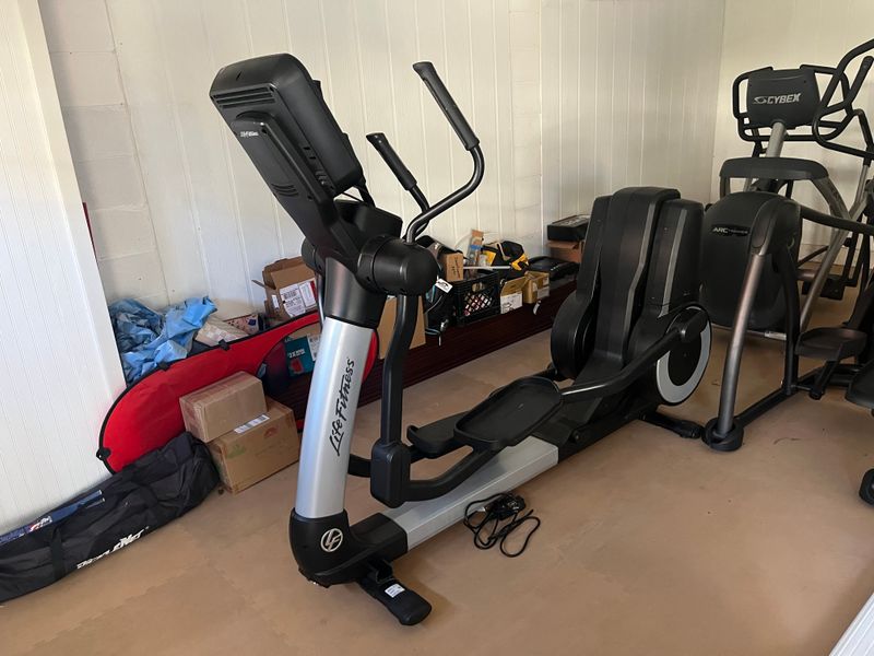 Life Fitness 95X Elliptical