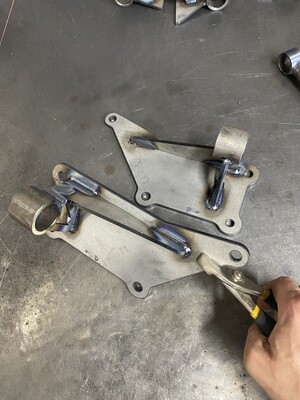 Engine Mount Kit; Godzilla 7.3, Raptor 6.2