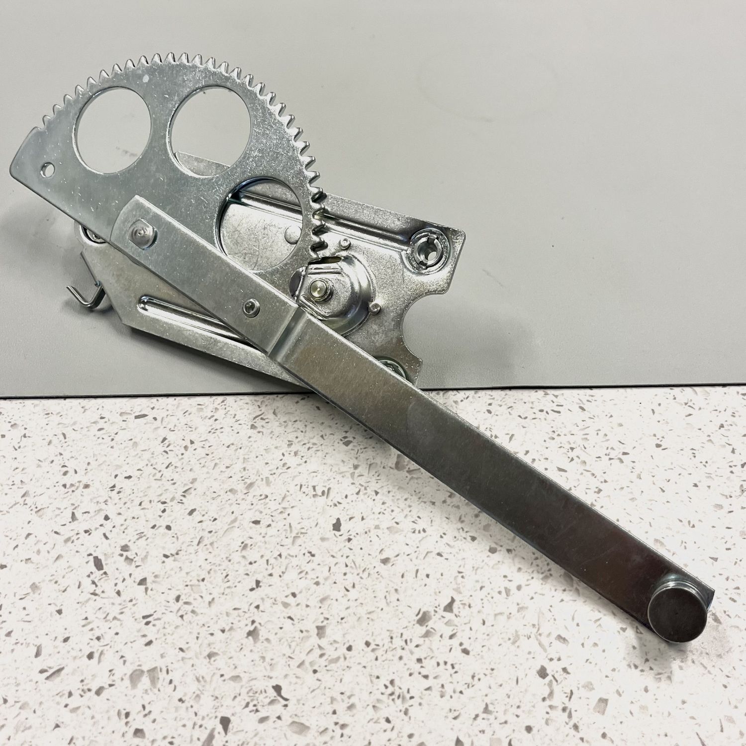 1928/31 Coupe/Tudor &amp; 28/34 Pickup 3-Hole Window Regulator, LH