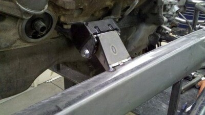 Engine Mount Kit; small block Ford, for stock rubber insulators