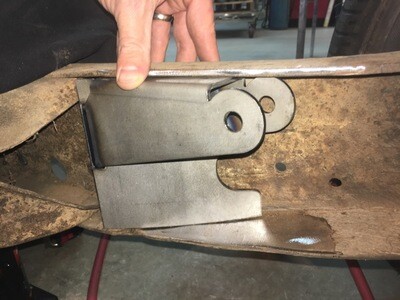Upper triangulated frame bracket
