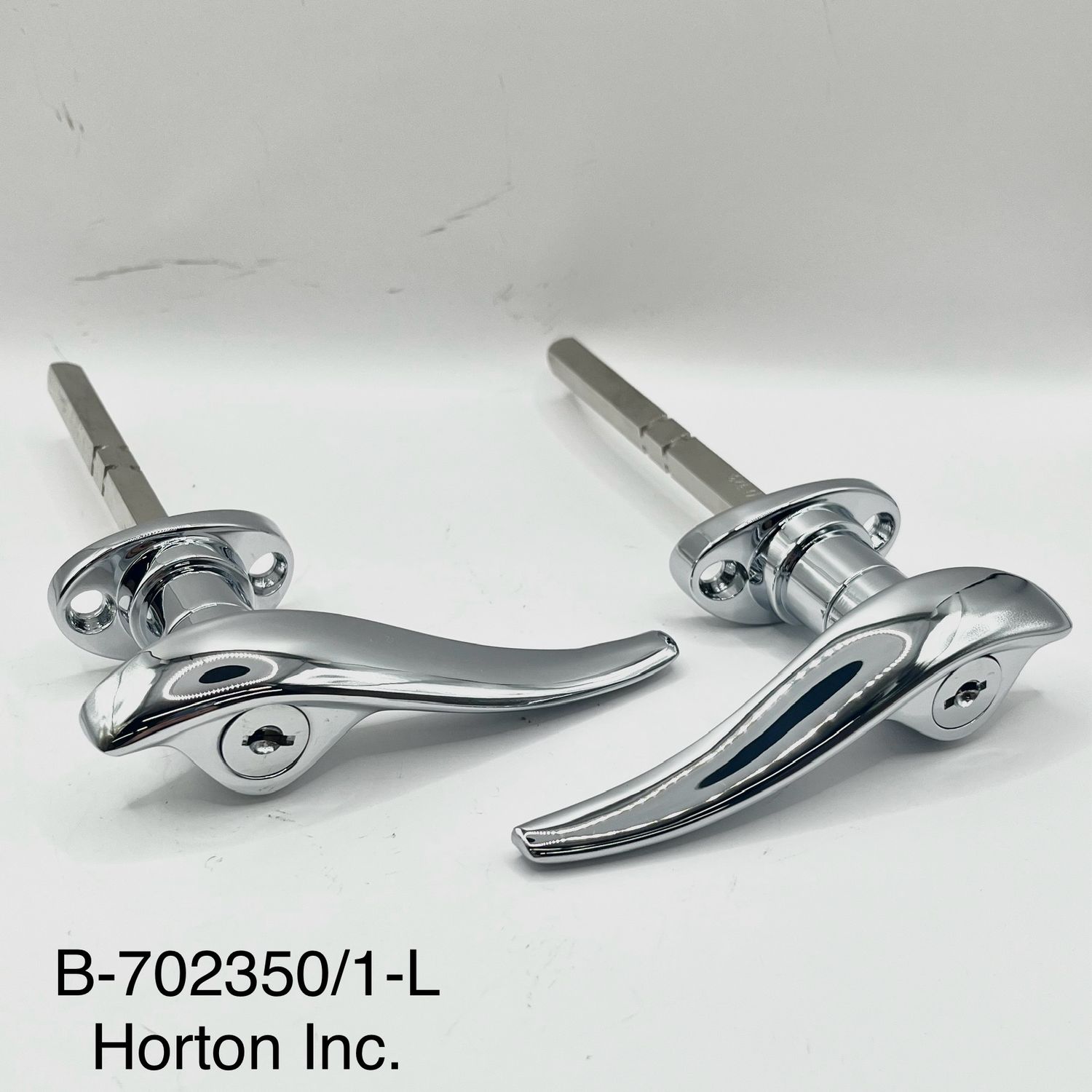 Door Handles; Outside; Locking; 1932 Ford closed car (exc 3W); Pair w/keys