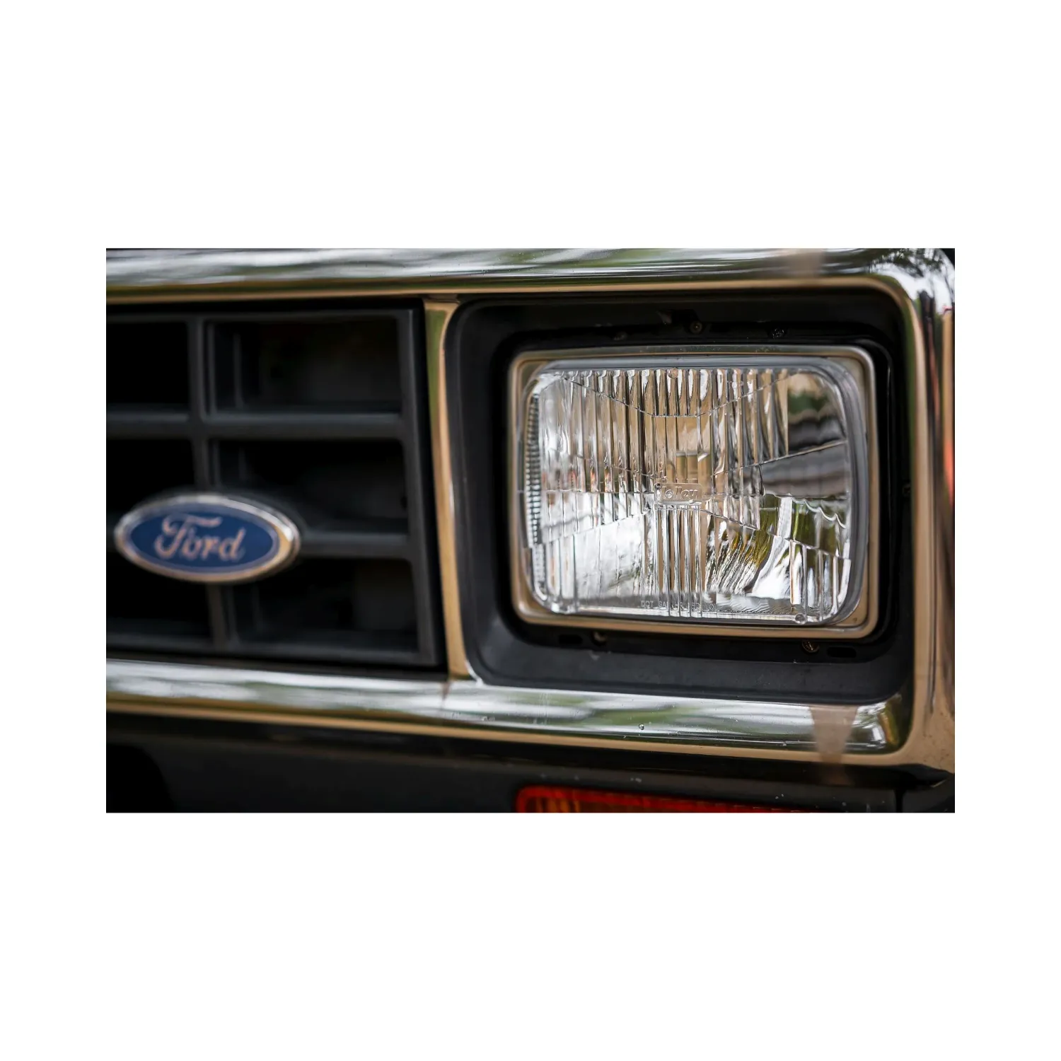 Holley RetroBright LED Forward Facing Headlight, 5" x 7", Modern White (5700K)