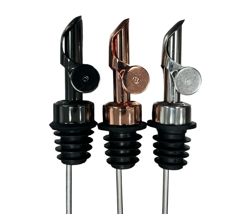 Stainless steel self-closing pour spout