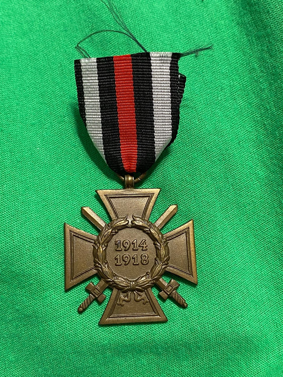 Z WW1 German Veterans Hindenburg Honor Cross With Swords Medal w/ Ribbon *