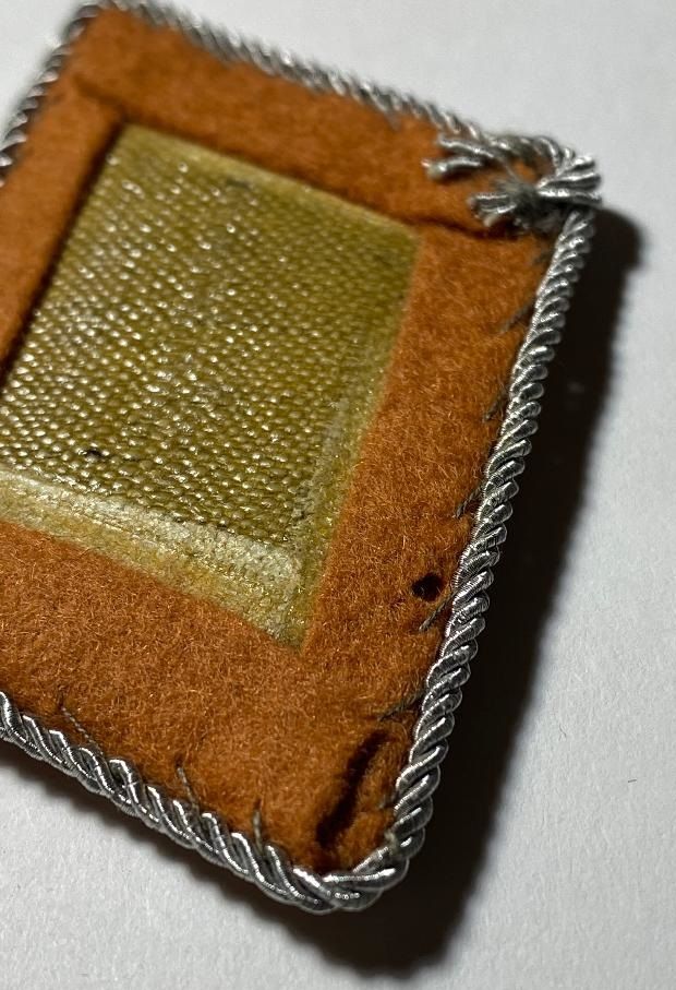 Z FACEBOOK AUCTION, Pair of Luftwaffe Signals Oberleutnant Officer Uniform Collar Tabs Insignia, STARTING BID $20 *