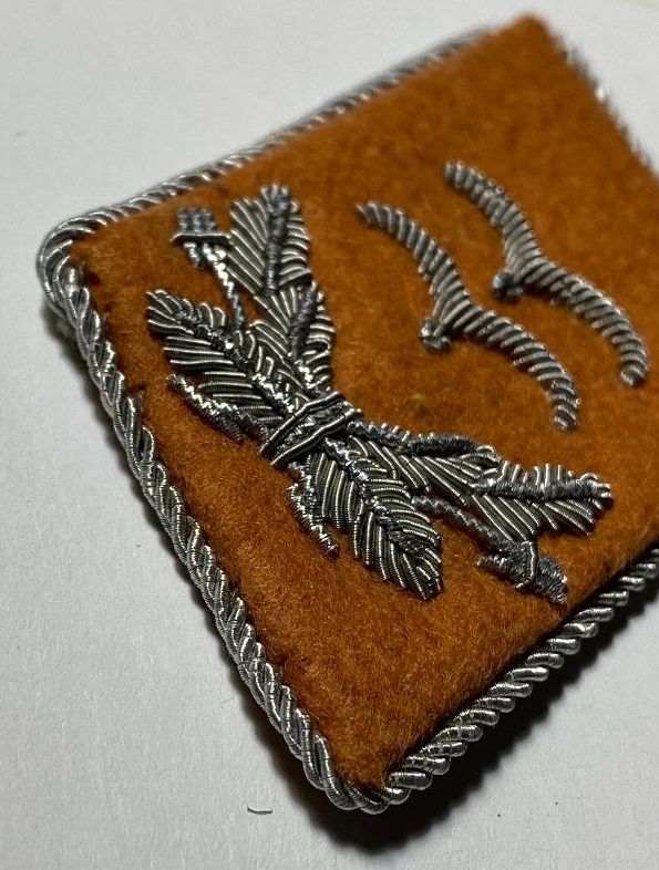 Z FACEBOOK AUCTION, Pair of Luftwaffe Signals Oberleutnant Officer Uniform Collar Tabs Insignia, STARTING BID $20 *