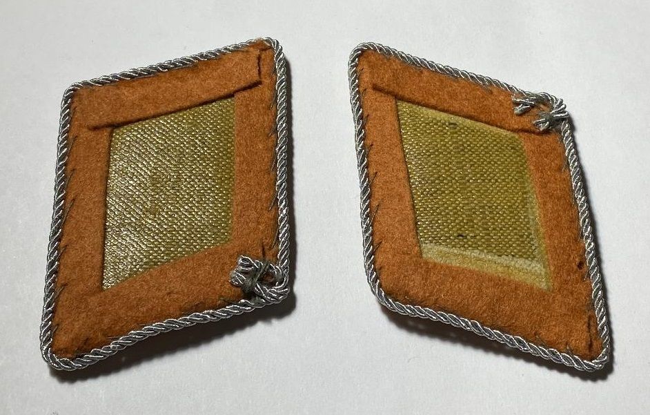Z FACEBOOK AUCTION, Pair of Luftwaffe Signals Oberleutnant Officer Uniform Collar Tabs Insignia, STARTING BID $20 *