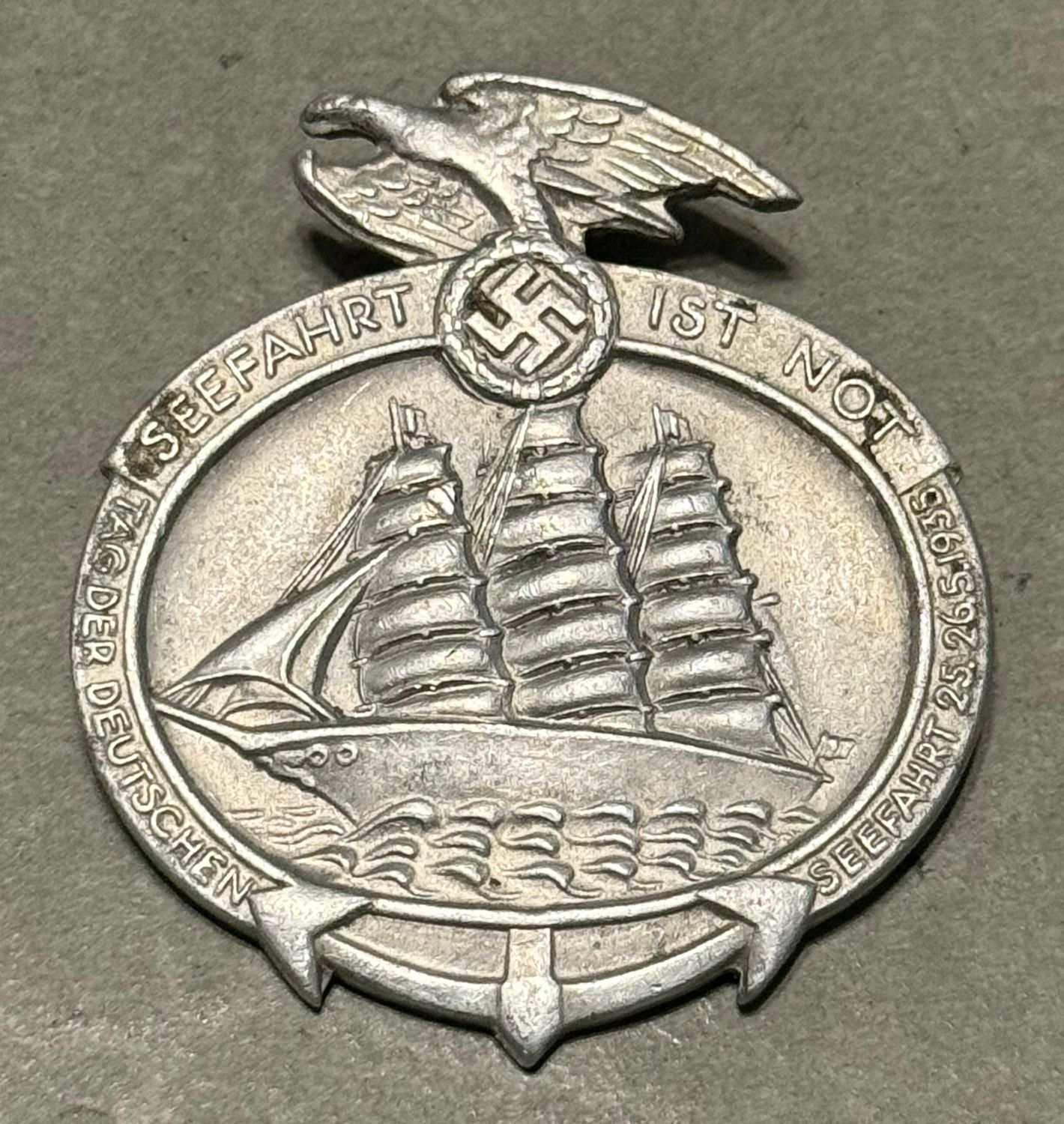 Z FACEBOOK AUCTION, German 1935 Maritime Day Tinnie Badge &quot;Seefahrt ist Not&quot;, STARTING BID $5 *