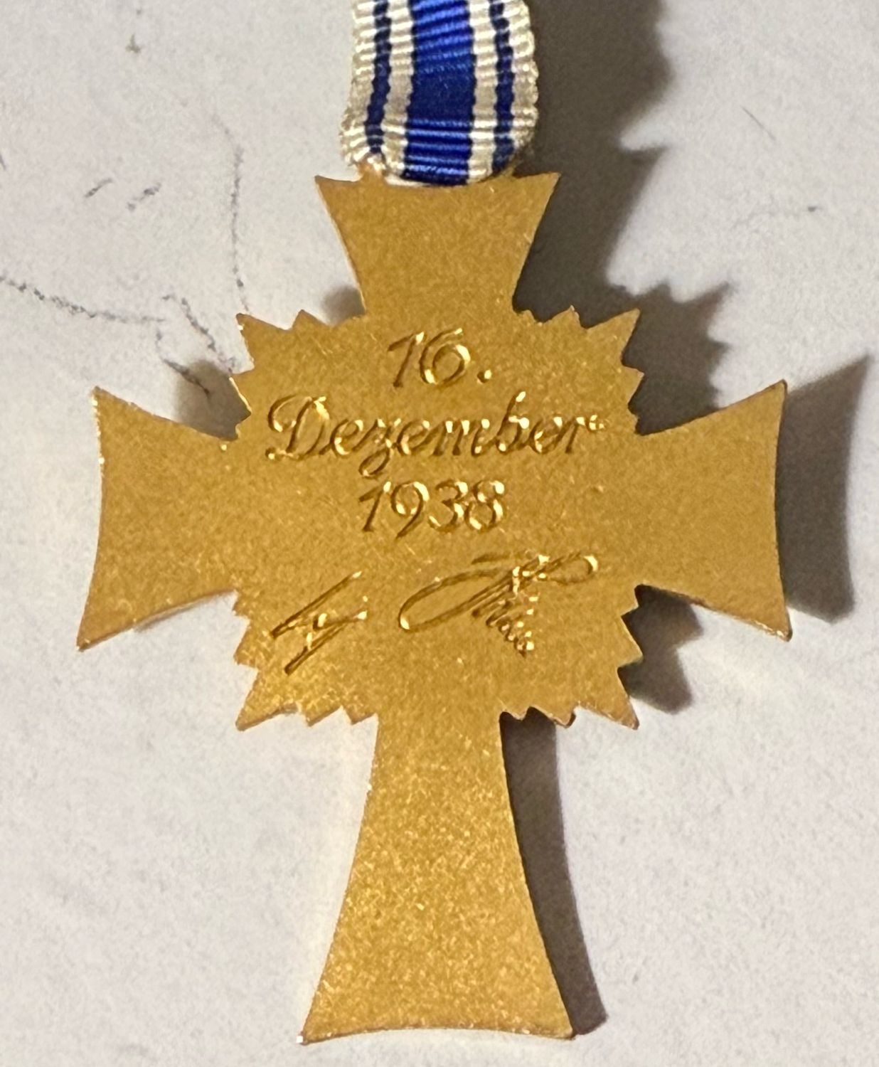 Z German WW2 Mother&#39;s Cross In Gold with Ribbon *