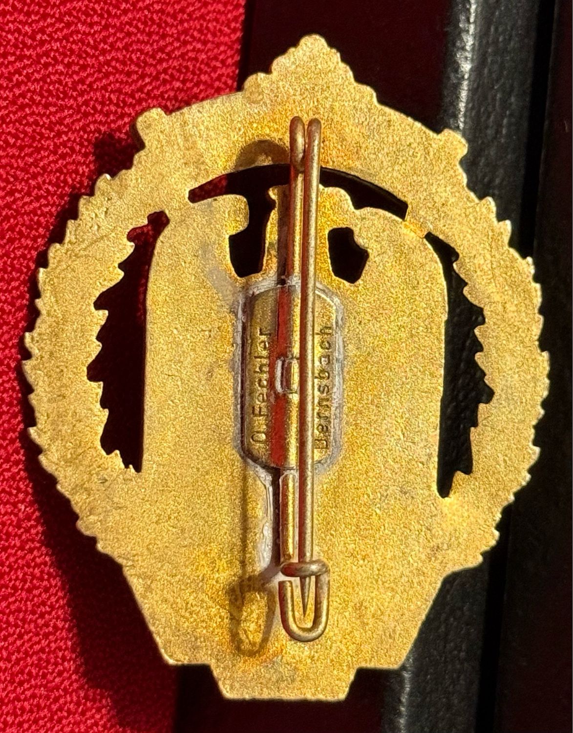 Z FACEBOOK AUCTION - 1936 Deutscher Schutzen Bund Gausieger Shooting Badge, STARTING BID $35 *