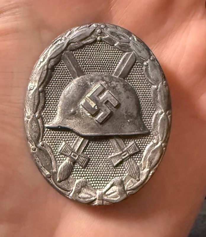 Z German WW2 Silver Wound Badge Maker 107 *