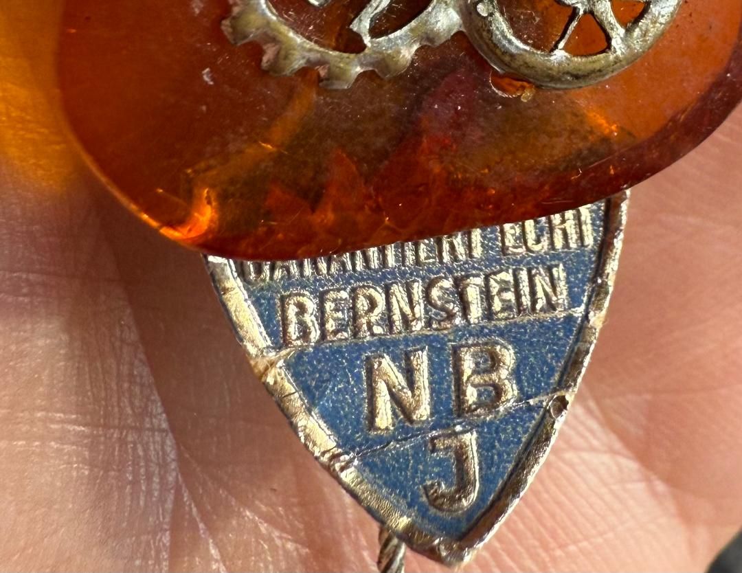 Z German DAF Deutsche Arbeits Front Amber Stickpin Lapel Badge w/ Maker Tag *