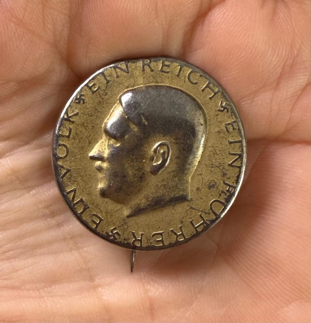 Z FACEBOOK AUCTION - Adolf Hitler Ein Volk Ein Reich Ein Fuhrer Lapel Pin Badge, STARTING BID $5 *