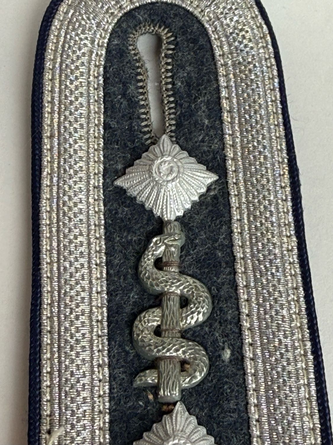 FACEBOOK AUCTION - Pair of Luftwaffe Medical NCO Shoulder Boards Sanitätsobderfeldwebel *