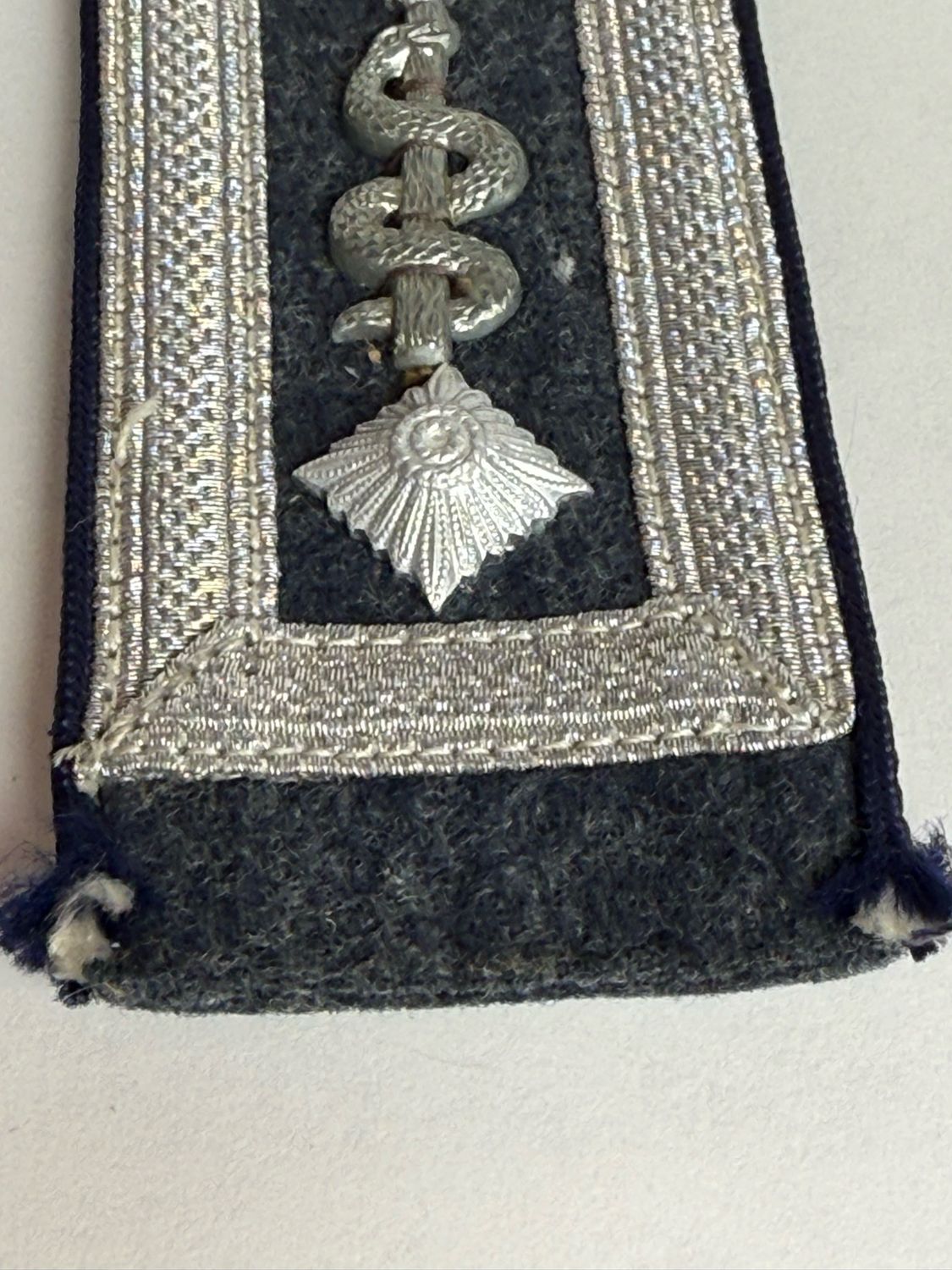 FACEBOOK AUCTION - Pair of Luftwaffe Medical NCO Shoulder Boards Sanitätsobderfeldwebel *