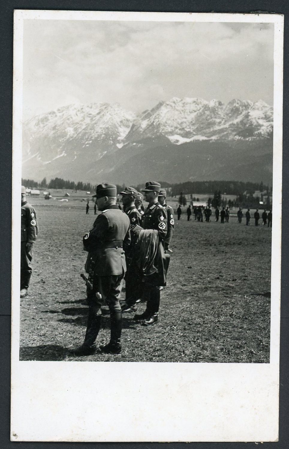 Z FACEBOOK AUCTION - German WW2 Photo Showing RAD Supreme Leader Konstantin Hierl w/ Dagger During Mountain Labor Service Function, STARTING BID $5 *