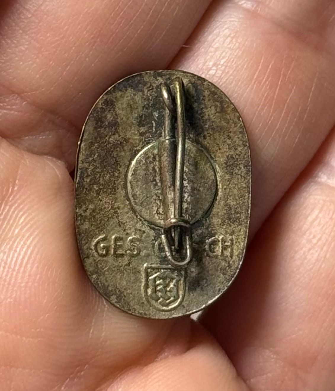 Z FACEBOOK AUCTION - German RAD Arbeits Dank Lapel Pin Reich Labor Service, STARTING BID $10 *