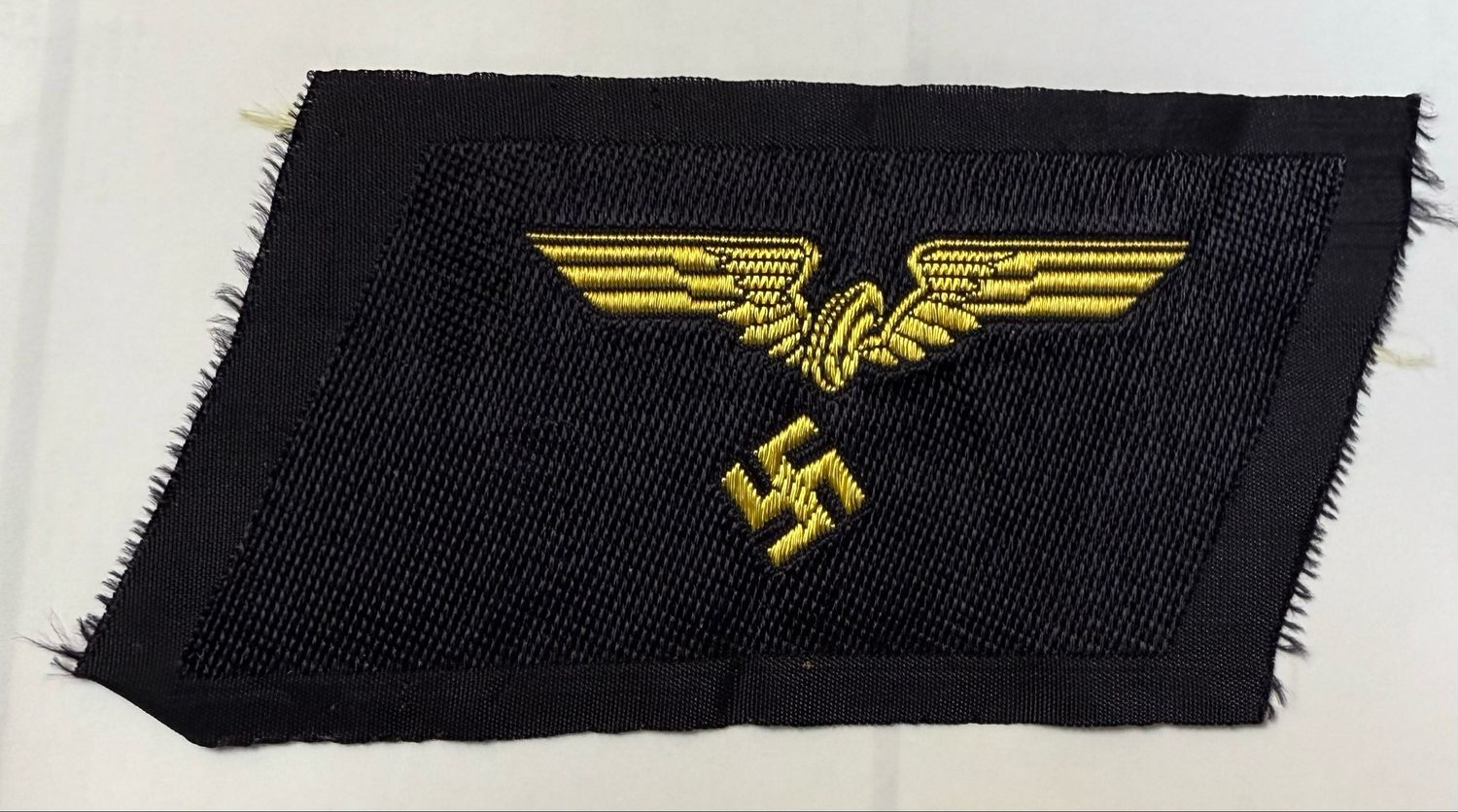 Z FACEBOOK AUCTION - DEUTSCHE REICHSBAHN COLLAR TAB INSIGNIA PATCH UNUSED GERMAN WW2, STARTING BID $10 *