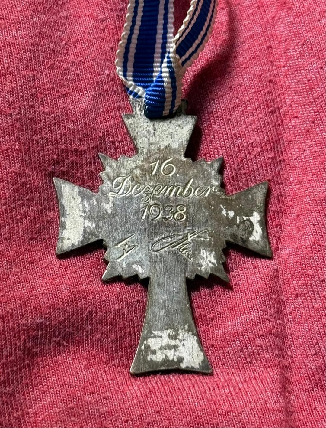 Z FACEBOOK AUCTION - German Third Reich Mother&#39;s Cross in Silver with Ribbon, STARTING BID $20 *