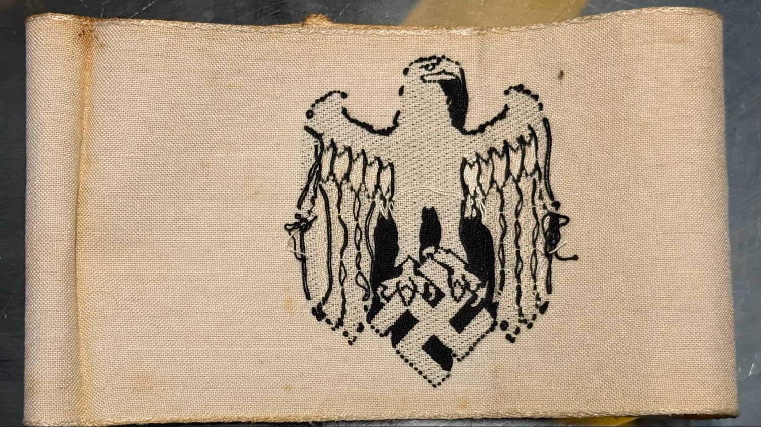 Z FACEBOOK AUCTION - German WW2 Wehrmacht Recruiter Armband *