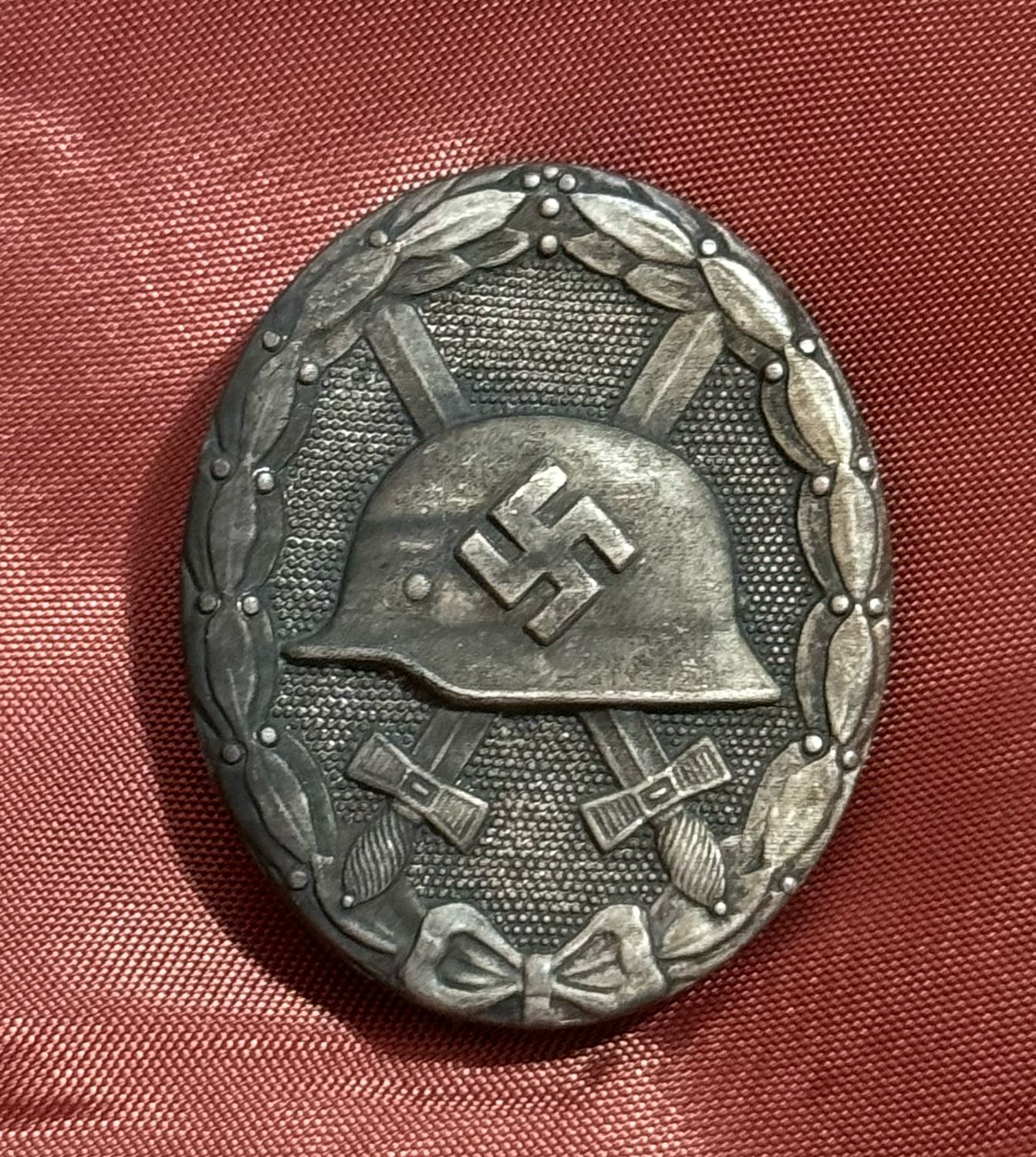 Z FACEBOOK AUCTION - GERMAN WW2 SILVER WOUND BADGE *