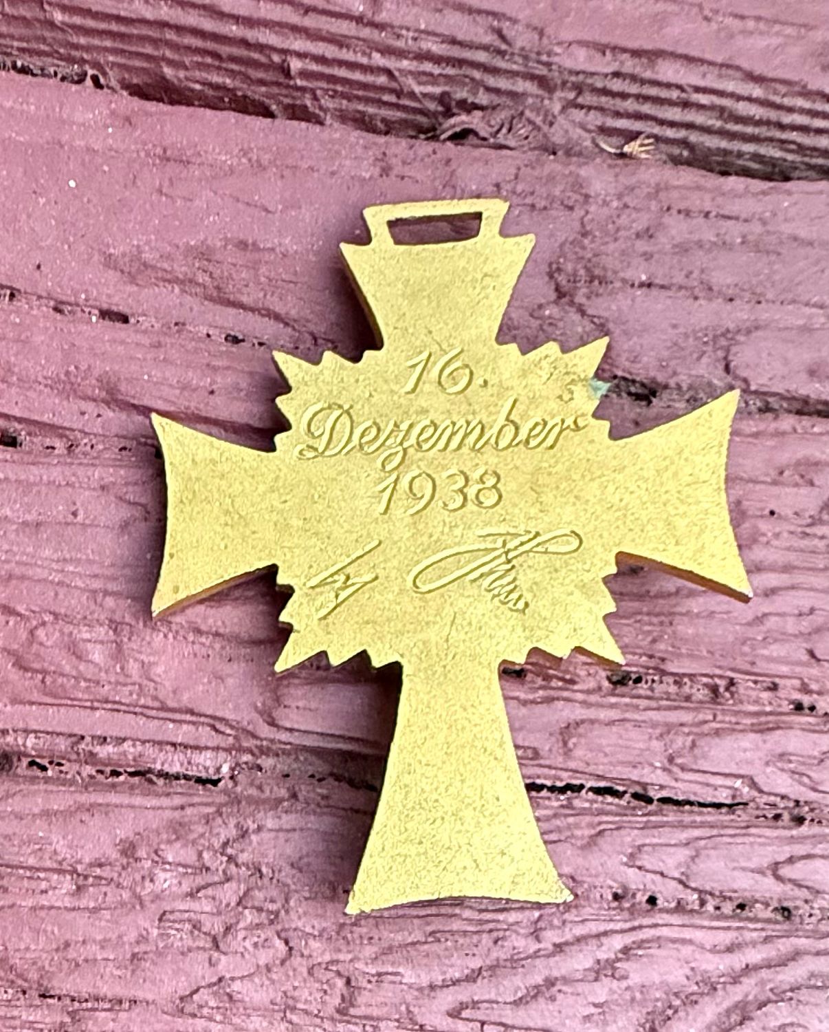 Z FACEBOOK AUCTION - Cased German Mother&#39;s Cross In Gold *