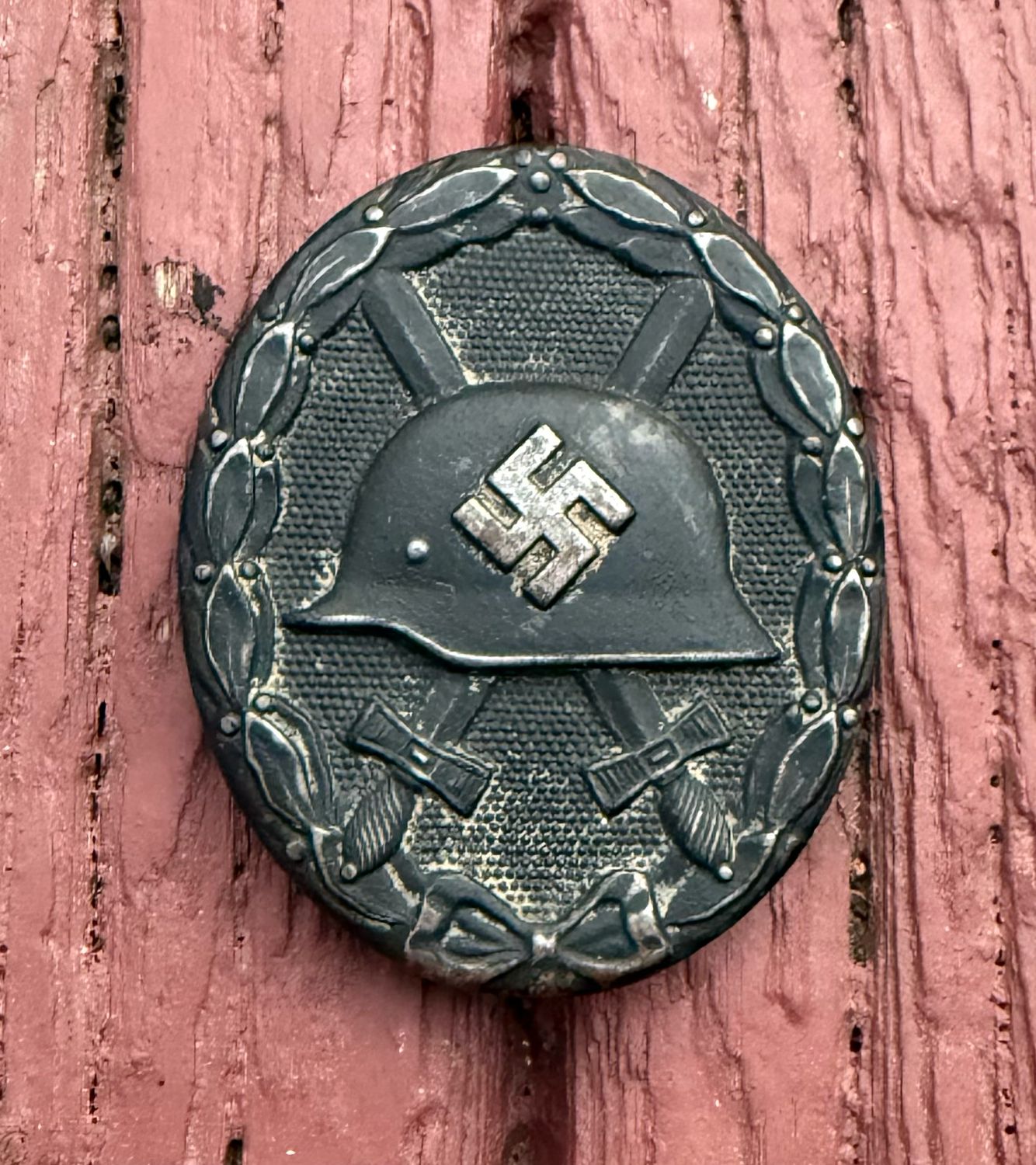 Z FACEBOOK AUCTION - German WW2 Black Wound Badge, Starting Bid $35 *