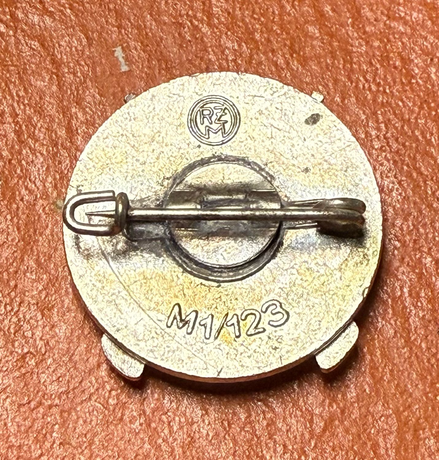 Z FACEBOOK AUCTION - German DJ Deutsche Jugend Shooting Badge RZM M1/123, Starting Bid $65 *