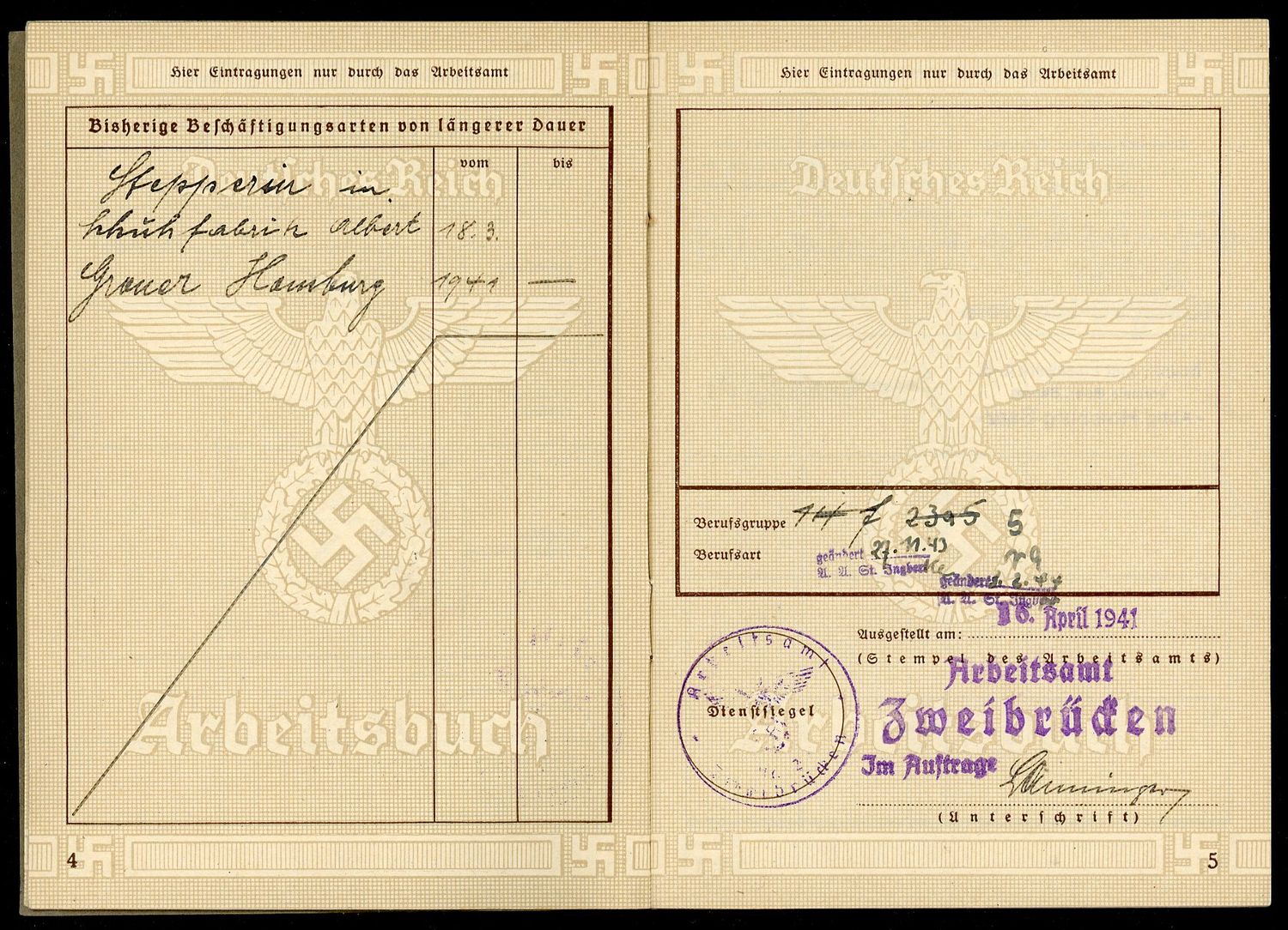 Z FACEBOOK AUCTION - German WW2 2nd Pattern Arbeitsbuch, Starting Bid $12 *